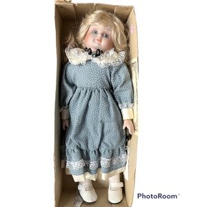 Brinn’s 1986 Musical Edition Collectible Porcelain Doll